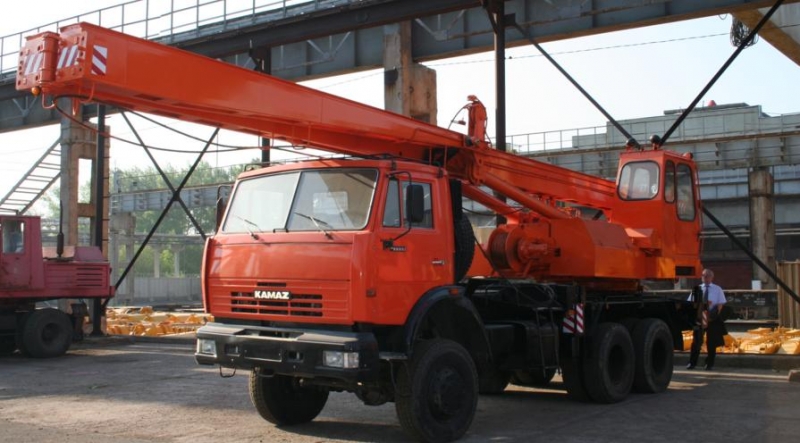 УГМК-12 сваебойная машина на базе КамАЗ-53268 бу.