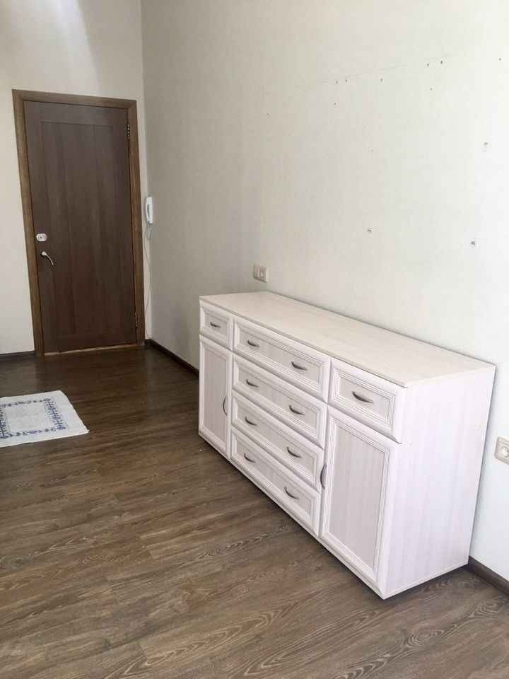 Продается комната в хорошей квартире.