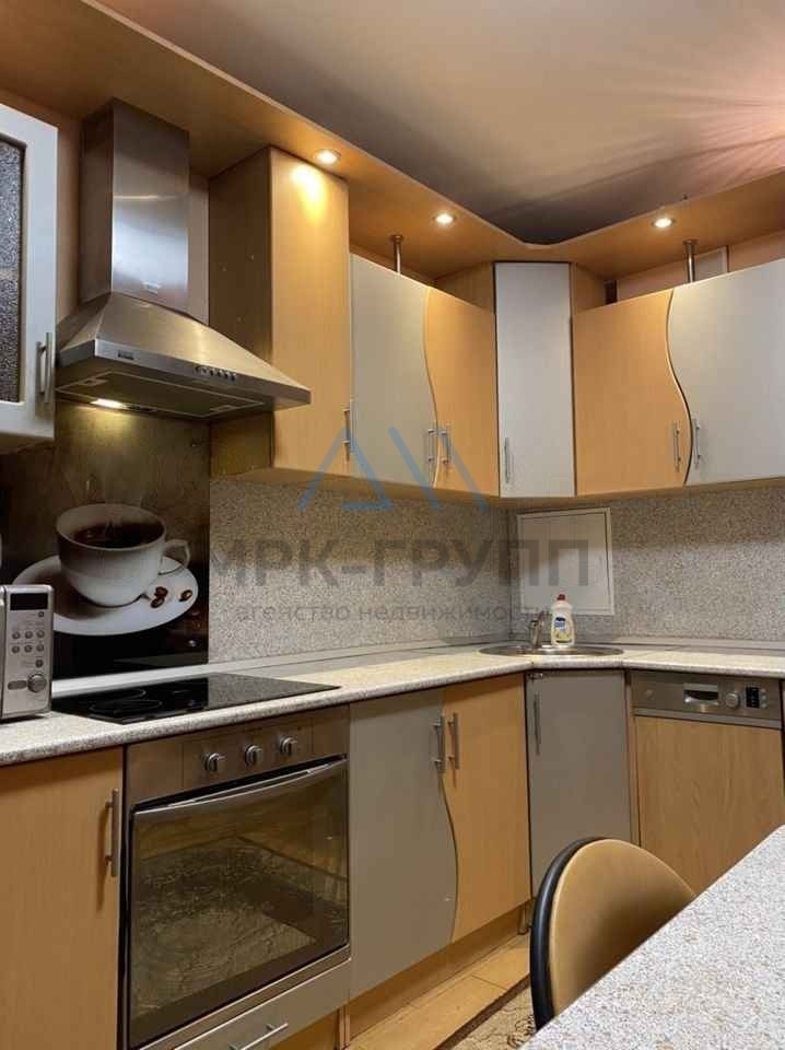 Продам 2-к квартиру в районе с развитой инфраструктурой.