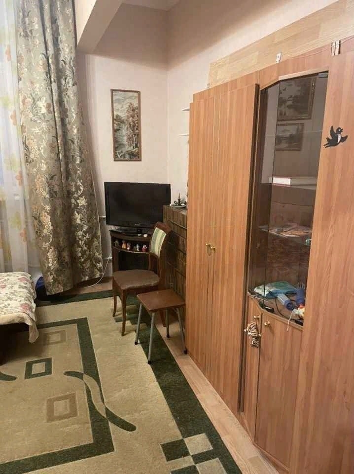 Комната для продажи в замечательной квартире.