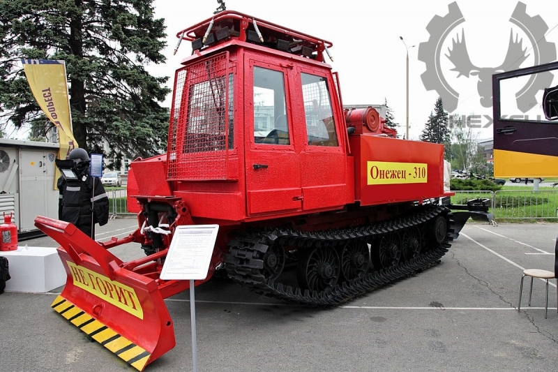 Лесопожарный трактор Онежец 310