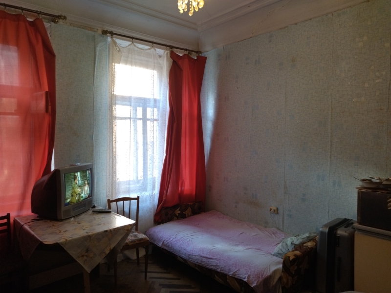 Сдам комнату 16 кв. м. без комиссии и залога девушке